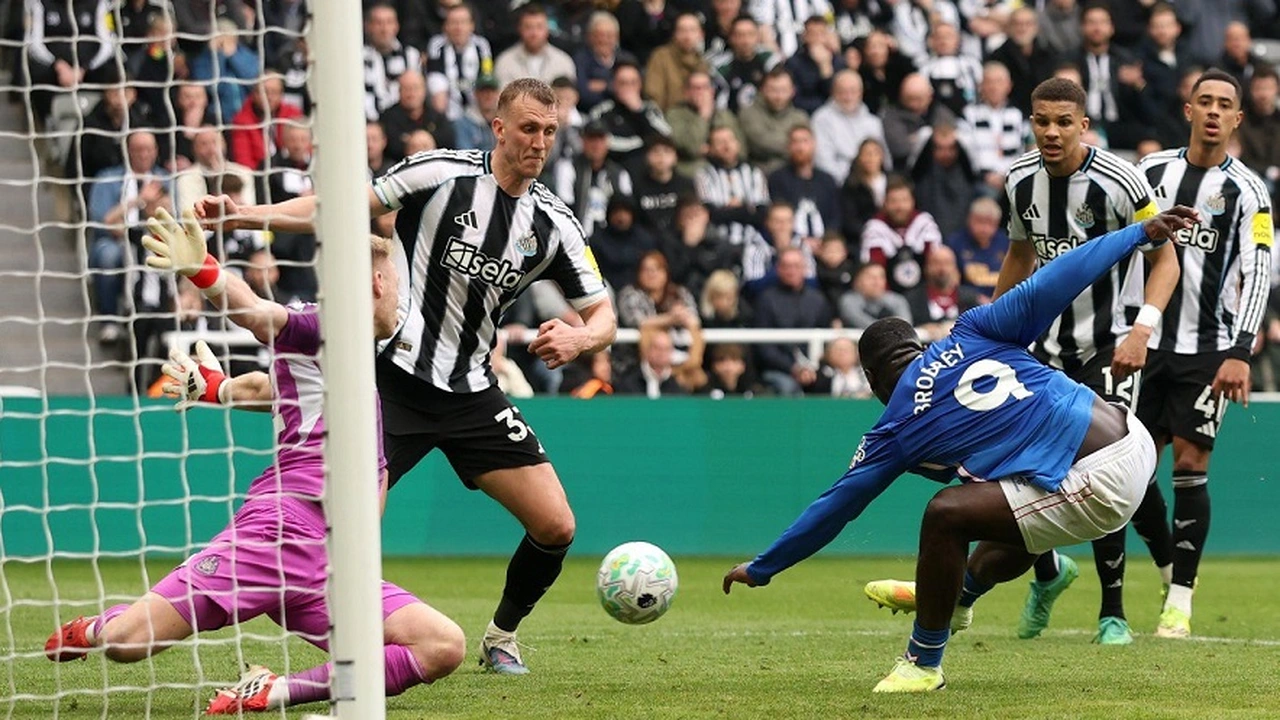 سندرلاند يقلب تأخره أمام نيوكاسل لفوز مثير في الدوري الإنجليزي الممتاز